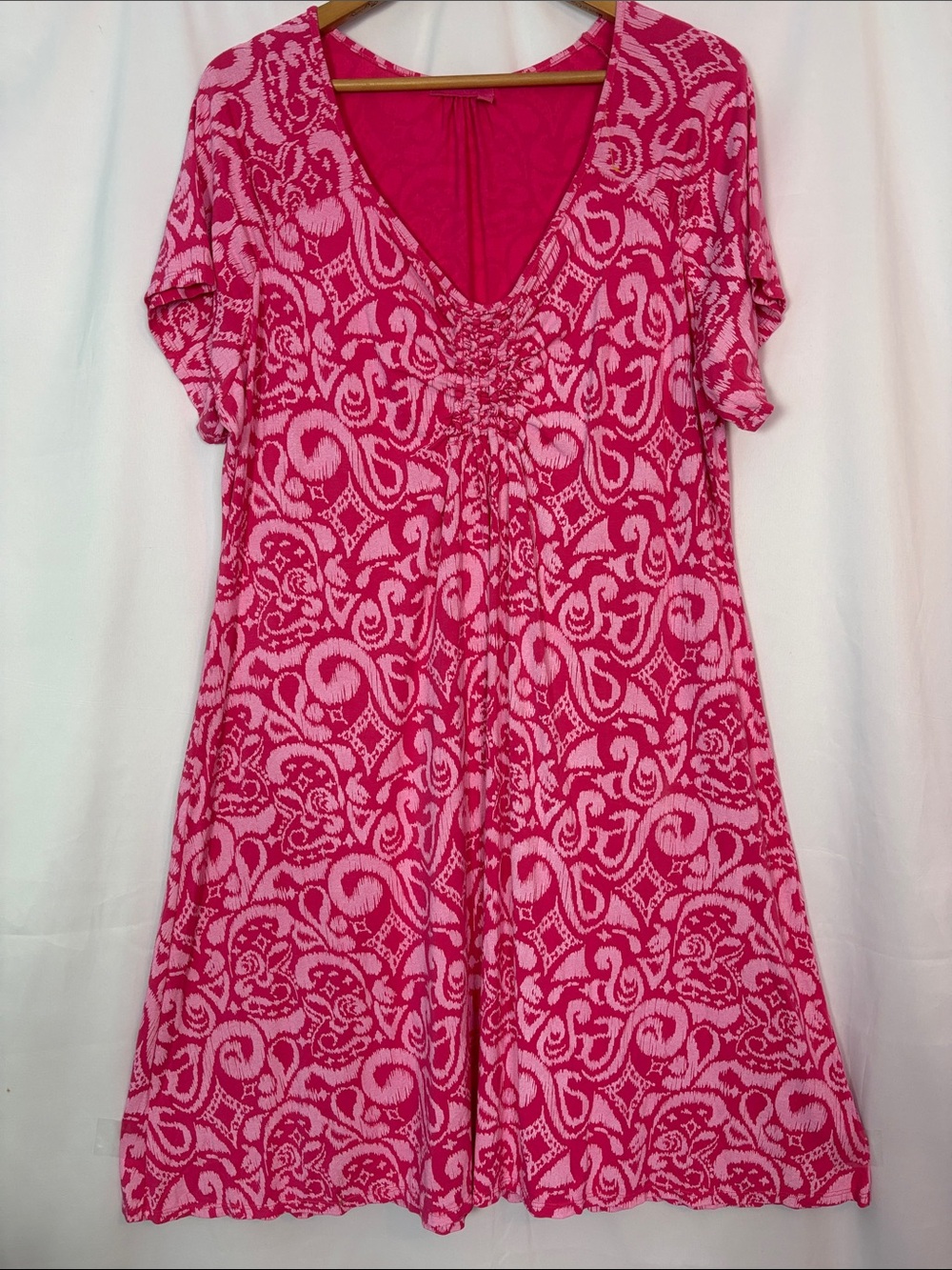 FRESH PRODUCE Women’s Pink Patterned V-Neck Short Sleeve Dress Top